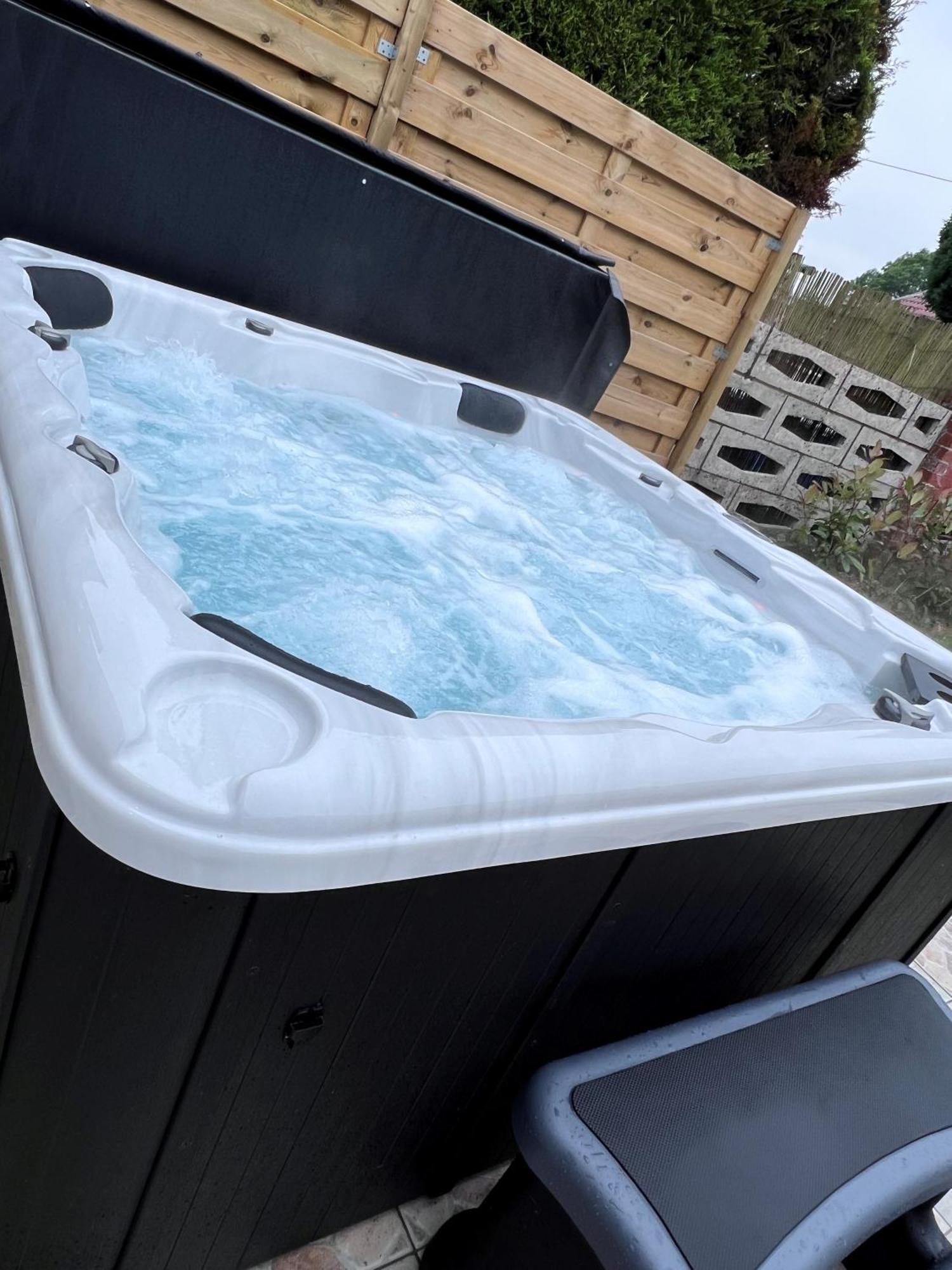 Gite Rubis - Jacuzzi - Pairi Daiza - 6 Pers Brugelette Exterior foto